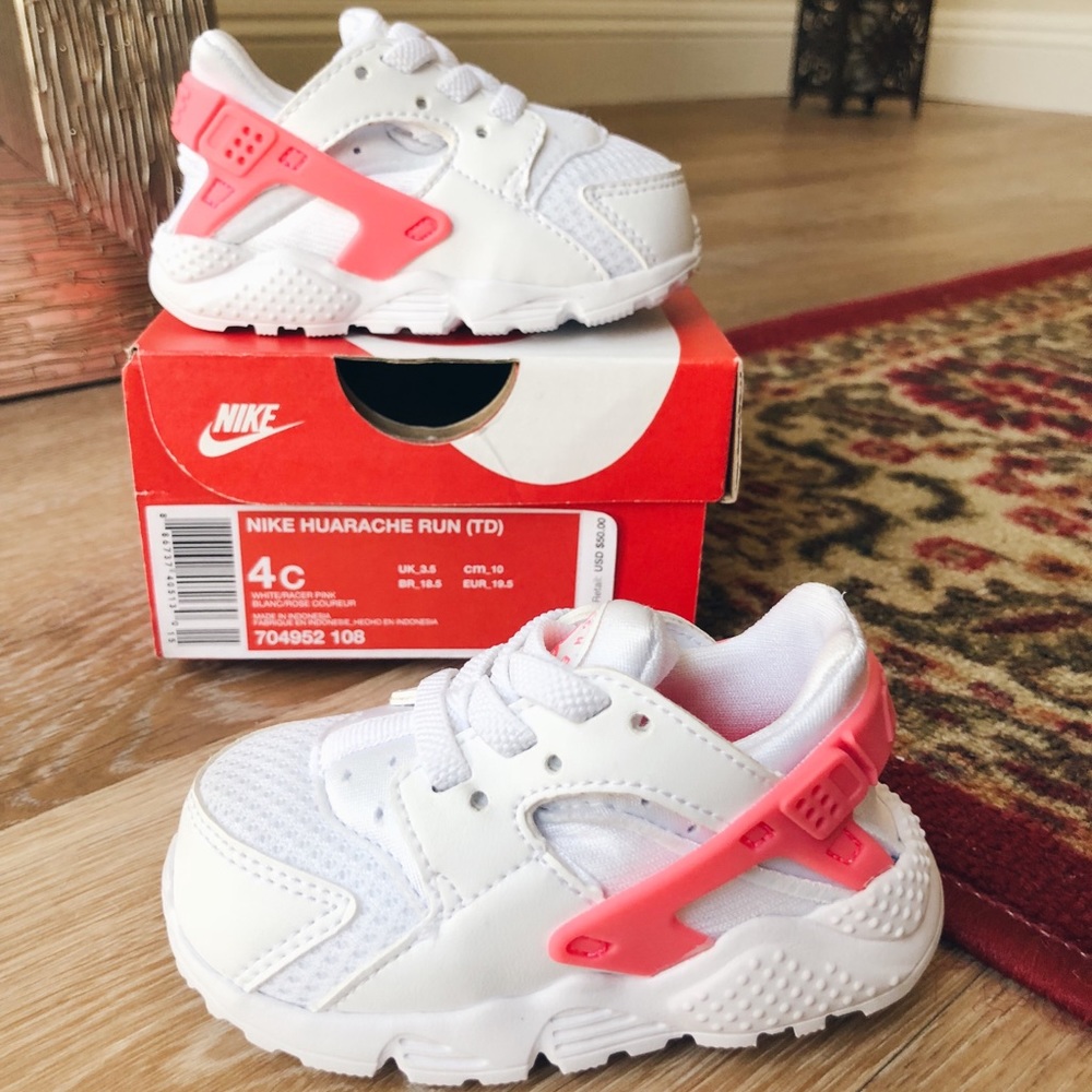baby girl’s nike huaraches •  size 4 • white/pink